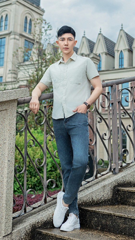 一件合適的襯衫可以幫助您hold住各種場(chǎng)合